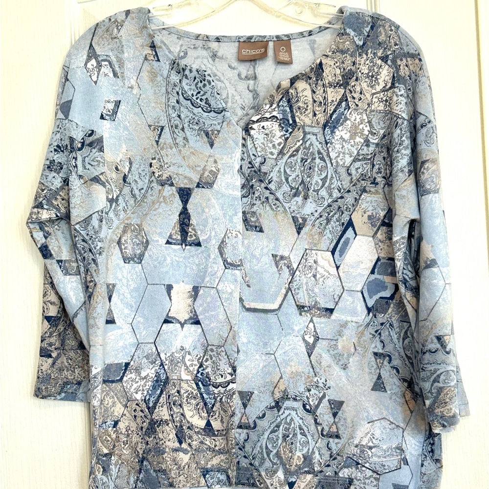 ⭐️ Chico's Geometric Blue and Tan Top